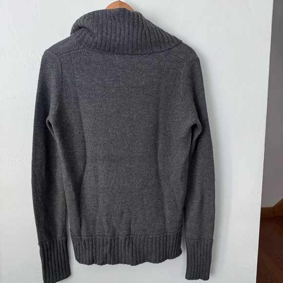 Club Monaco gray cowl neck waffle split hem cashmere blend Sweater Size Small - Picture 6 of 7